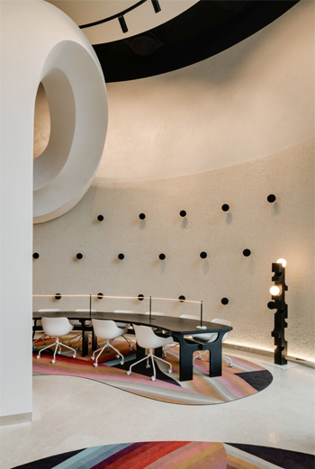 Syrena Real Estate office, HOP Chmielna, Warsaw